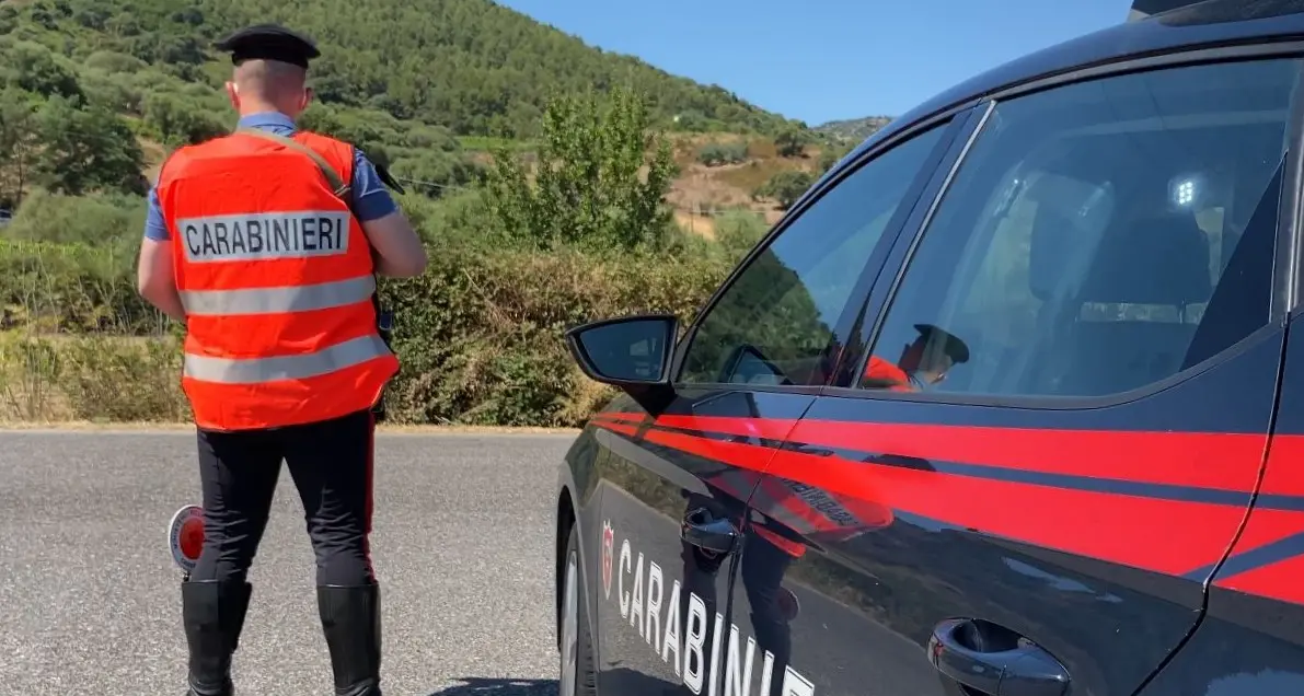 Forte odore di marijuana tradisce un 30enne: arrestato a Desulo