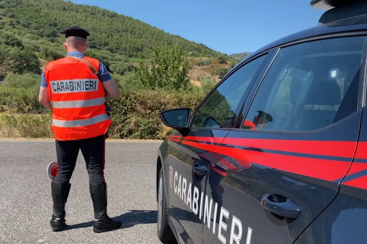 Forte odore di marijuana tradisce un 30enne: arrestato a Desulo