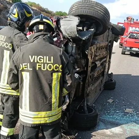 Incidente sulla SS 131, all'altezza di Ottana: due auto coinvolte, feriti i conducenti