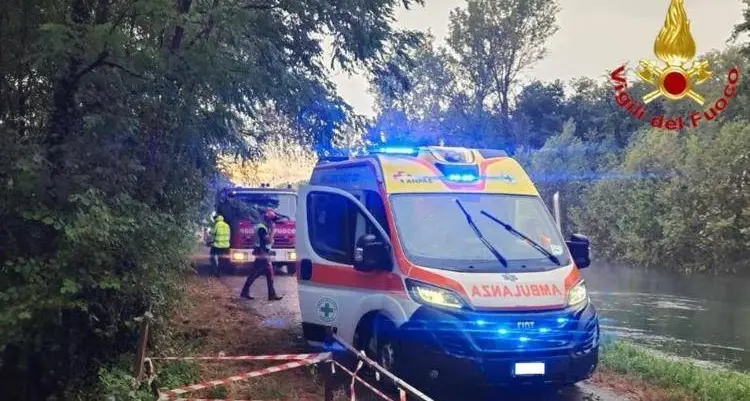 Ondata di maltempo a Milano, donna muore travolta da un albero