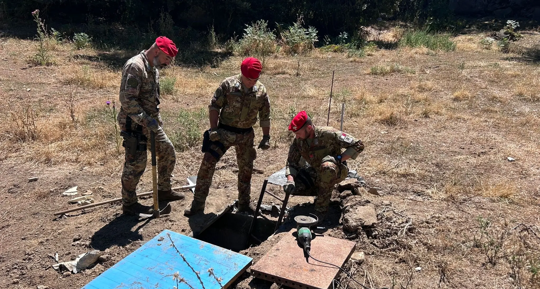 Piantagione di marijuana nascosta in un bunker a Gavoi: due arresti e una denuncia | IL VIDEO