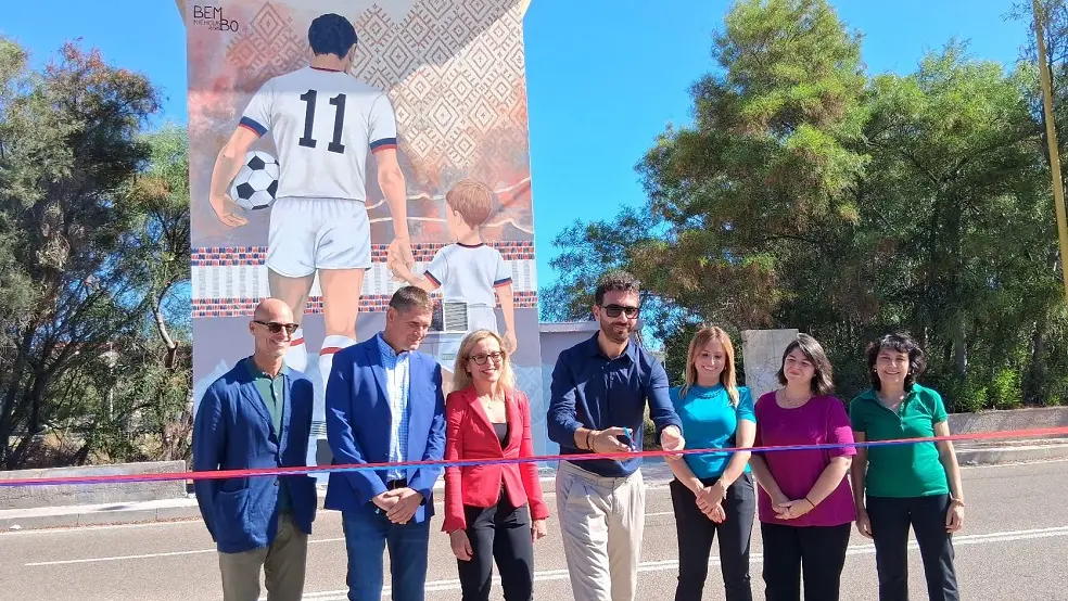 Street art a Cagliari: un murale per Gigi Riva tra arte e memoria
