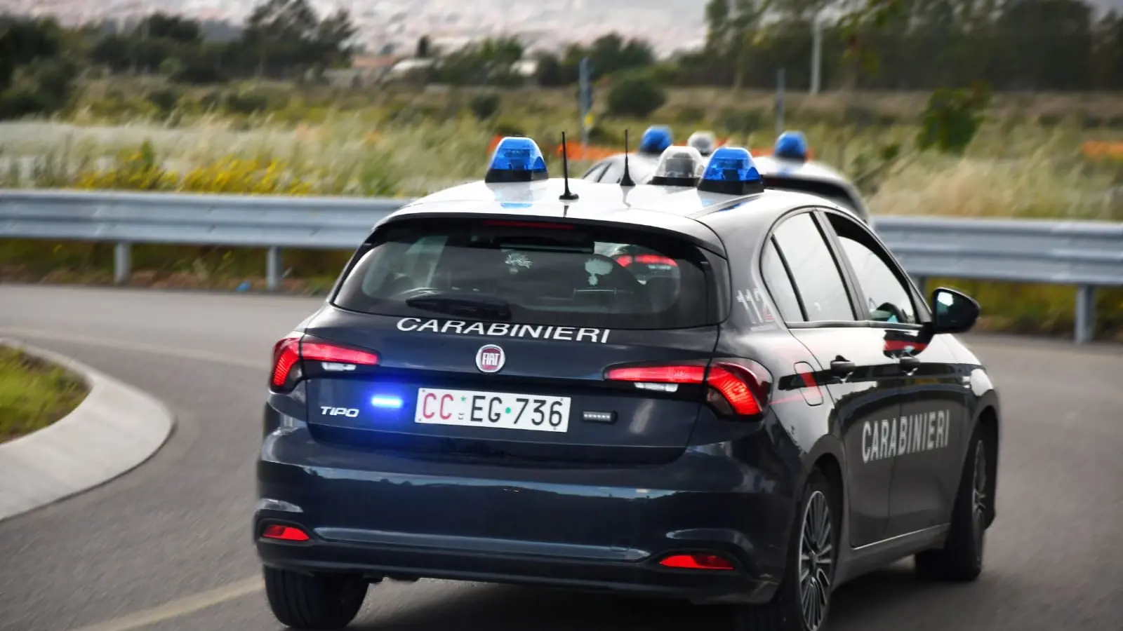 Anni di maltrattamenti alle sorelle: arrestato giovane scoperto con armi in casa a Cagliari