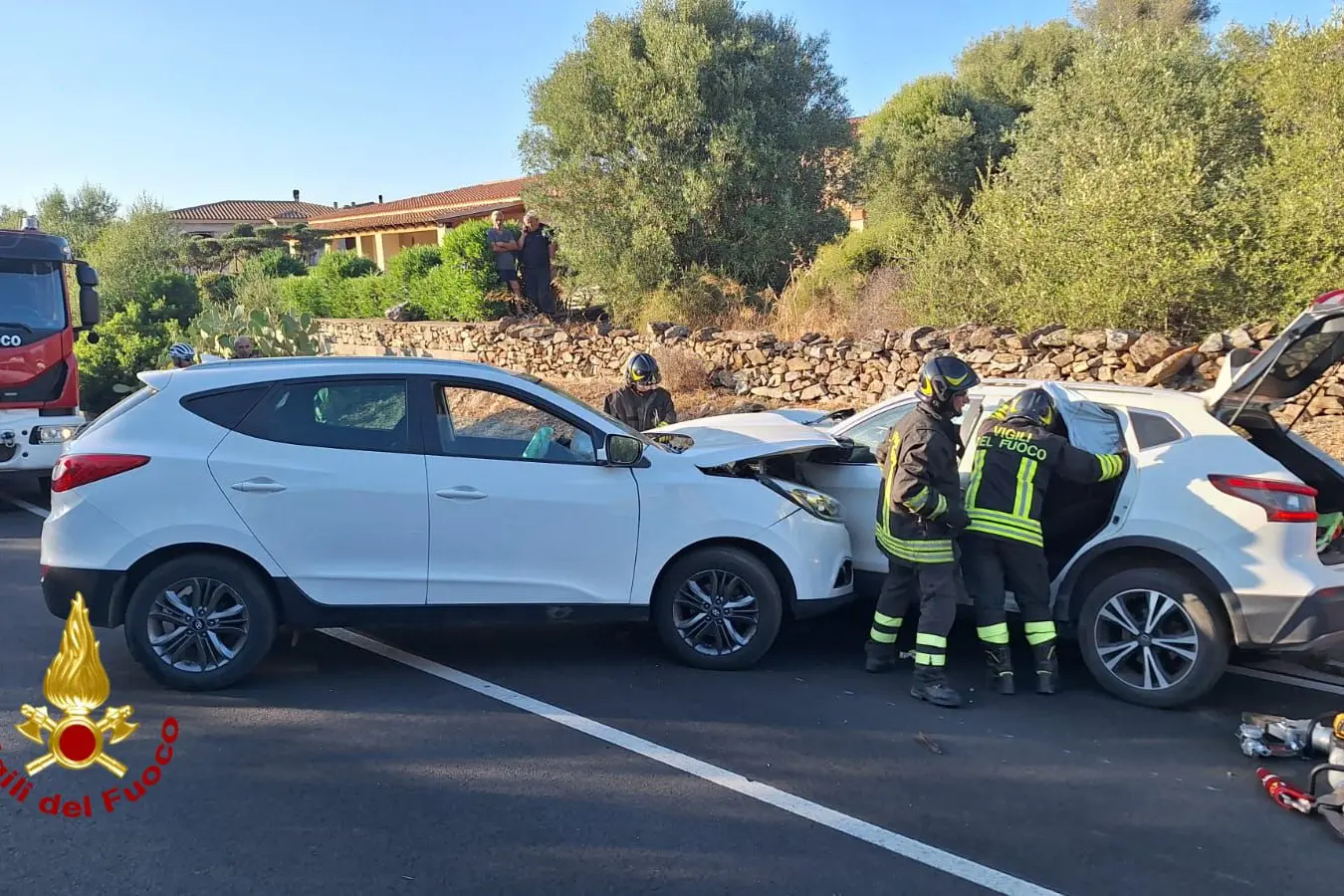 Incidente nei pressi di San Teodoro: feriti i due conducenti