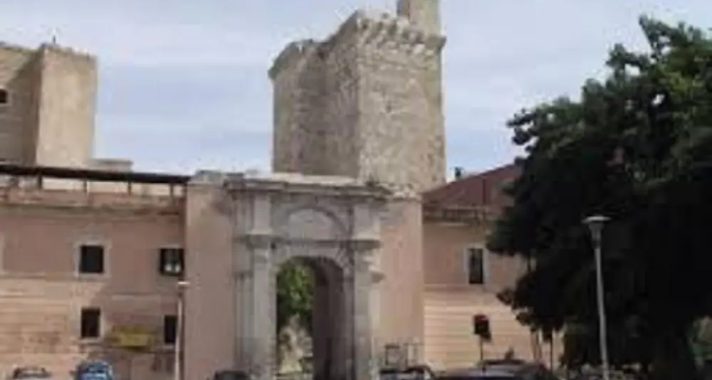 Porta Cristina: la soglia del passato di Cagliari