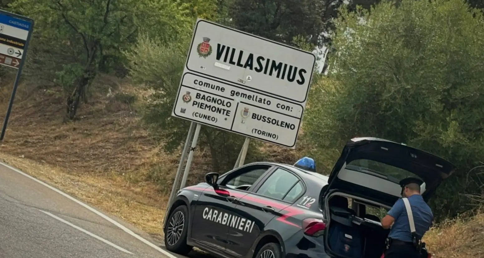 Coltivava piante di marijuana nel cortile di casa: denunciato a Villasimius