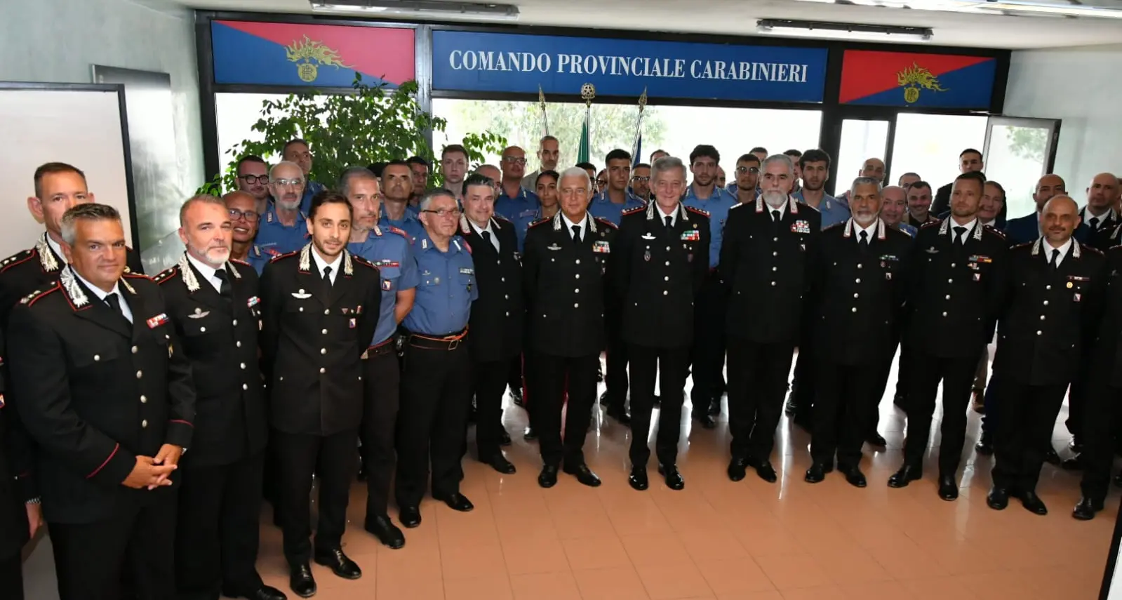 Il Generale Iacobelli in visita a Cagliari: elogio ai Carabinieri