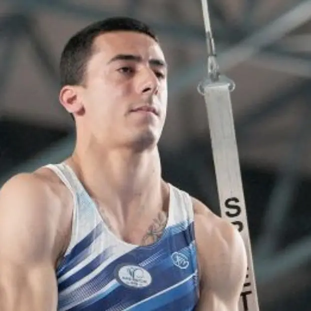 Il ginnasta Lorenzo Bonicelli cade dagli anelli: operato al collo, è in coma