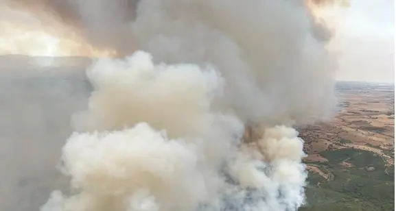 Incendi spenti, ma si temono riaccensioni: allerta alta nel Cagliaritano per domani, 26 luglio