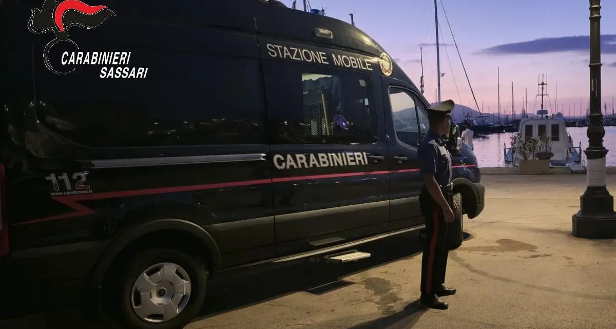 Alghero, con arnesi da scasso vicino agli stabilimenti: due denunciati