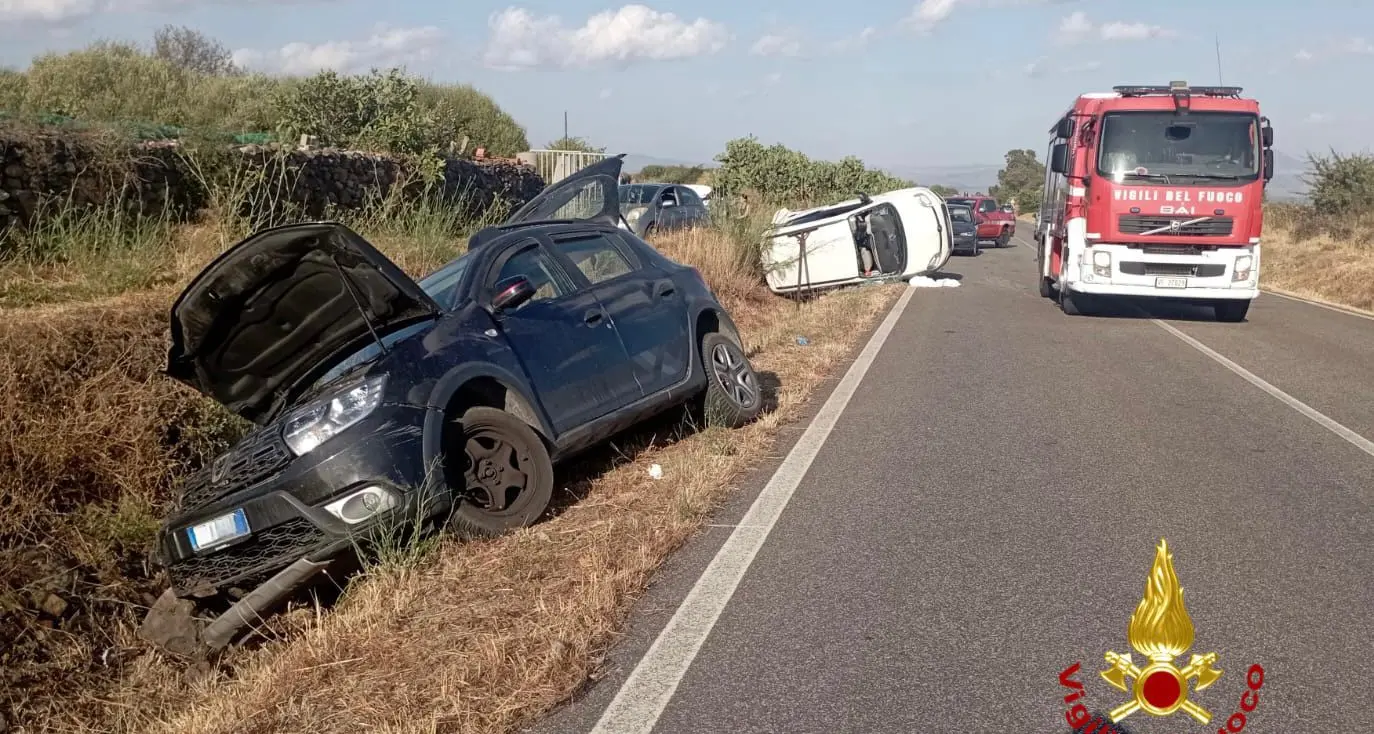 Violento scontro vicino a Silanus: auto ribaltate e quattro feriti gravi