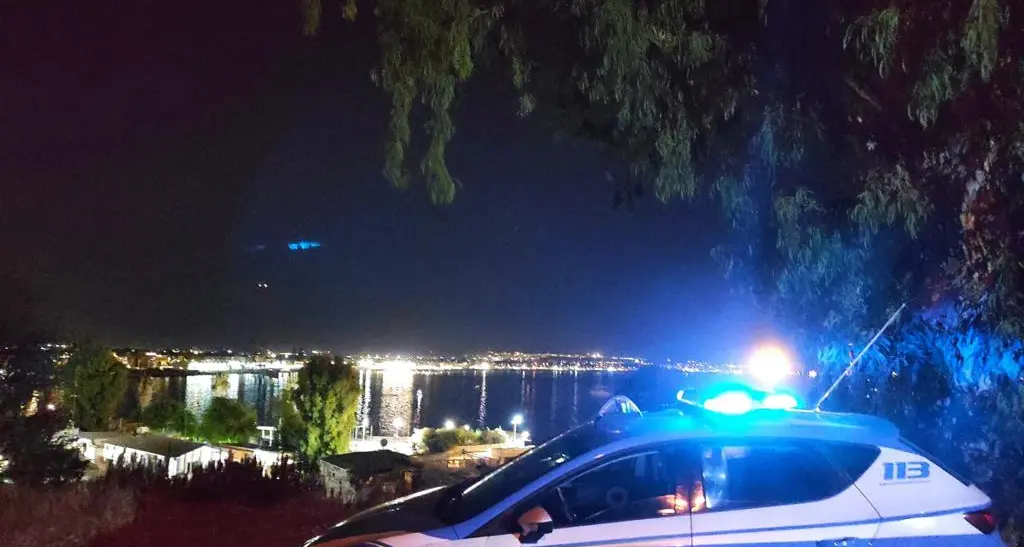 Accoltellamento e tentativo di disfarsi di droga: minorenne arrestato a Cagliari