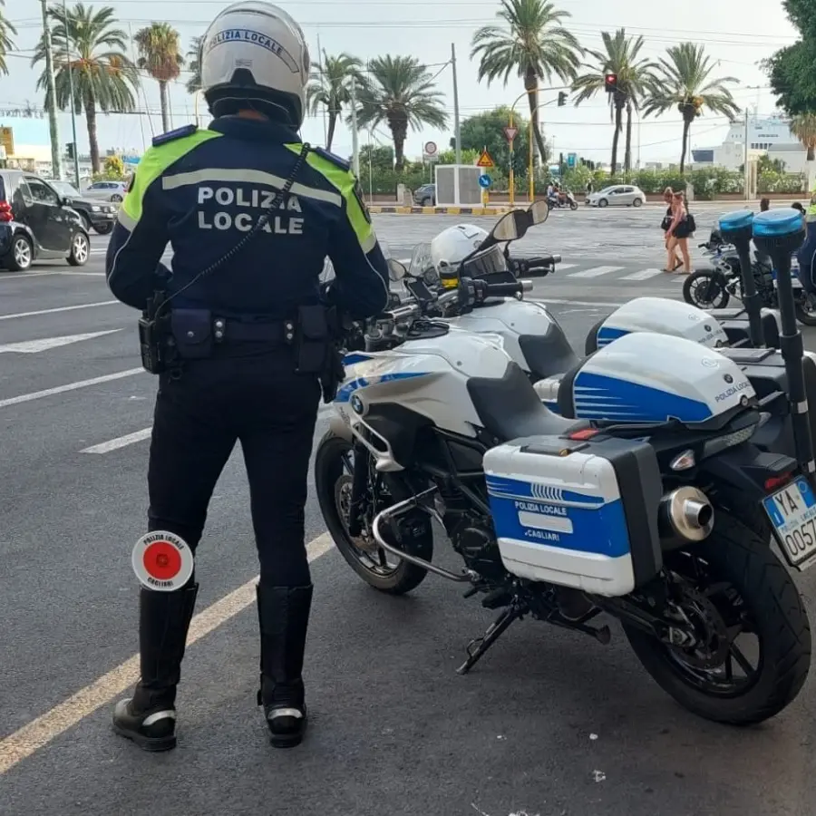 Omissione di soccorso e fuga dopo incidenti: tre denunce e patenti sospese a Cagliari
