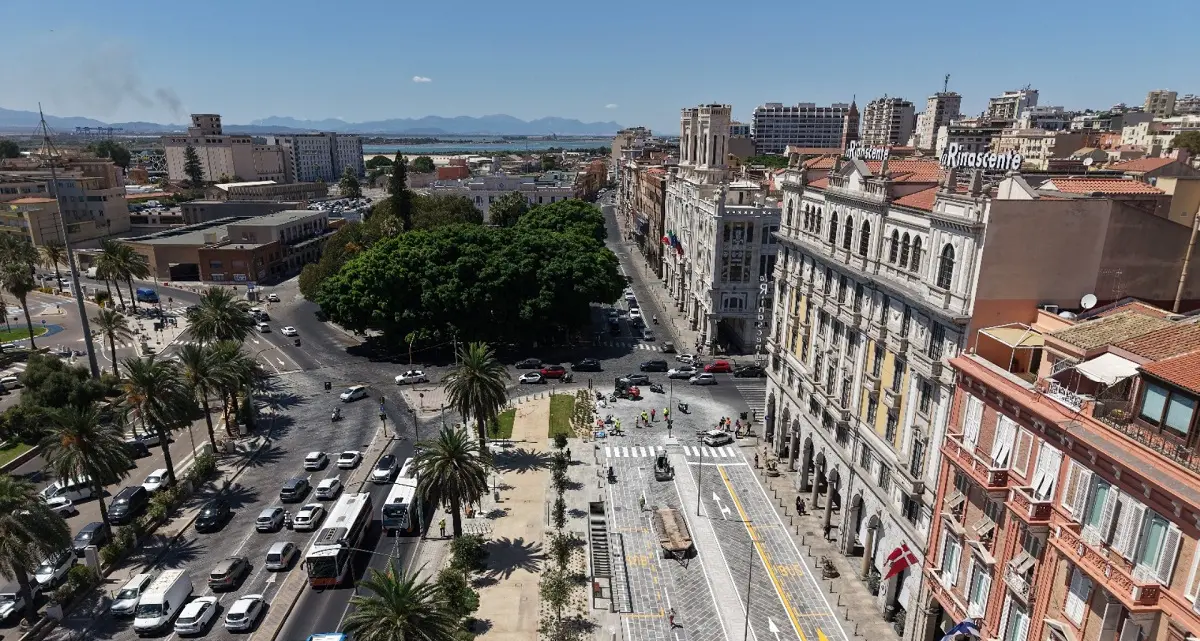 Via Roma a Cagliari riapre al traffico: conclusi i lavori del secondo lotto