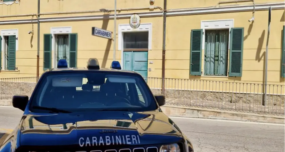 Violenze e minacce di morte a madre e fratello: arrestato 38enne a Golfo Aranci