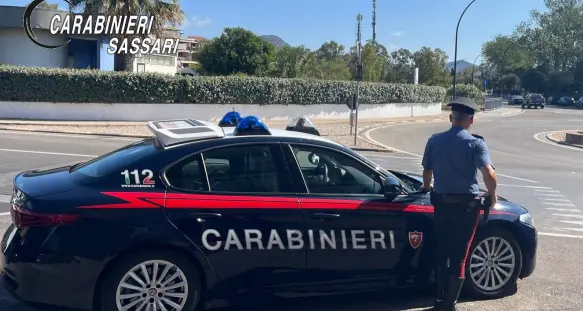 Bar frequentato da pregiudicati e nascondiglio di un ordigno artigianale: chiusura a Olbia