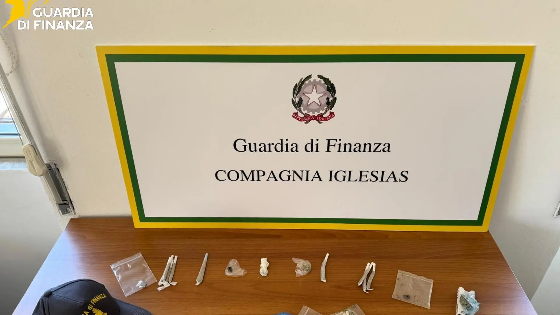 Controlli antidroga a Carbonia: sequestrati hashish e marijuana durante il concerto