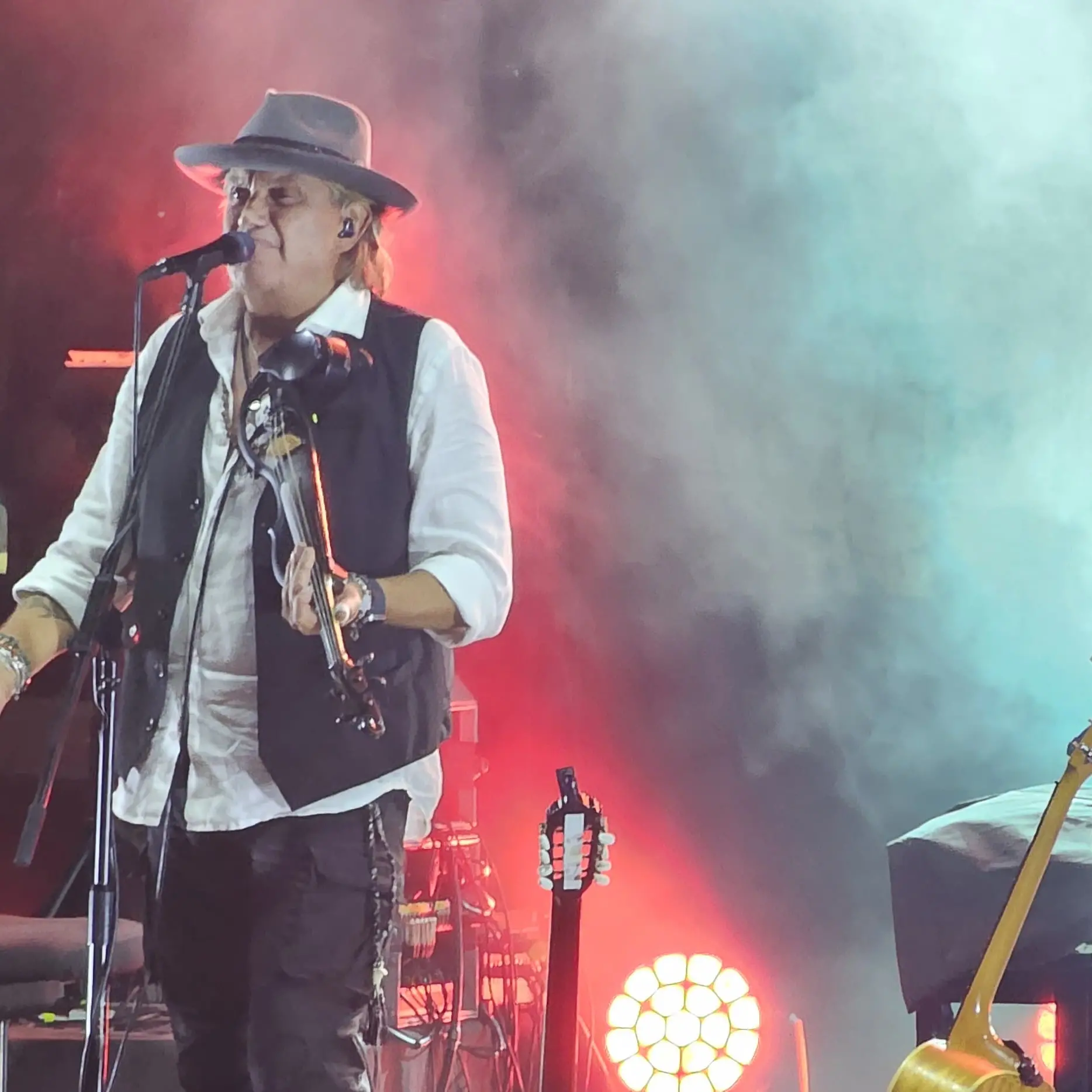 Cristiano De André incanta Riola Sardo con un tributo al padre Fabrizio