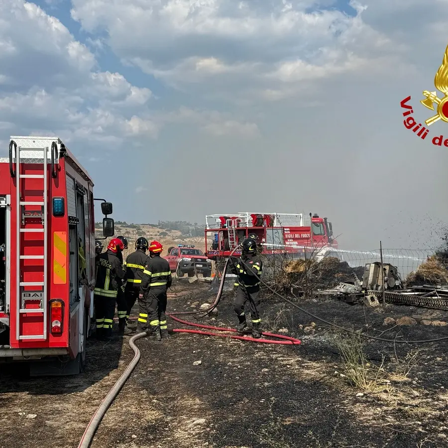 Incendio a Ottana, fiamme domate vicino all’azienda Energydome