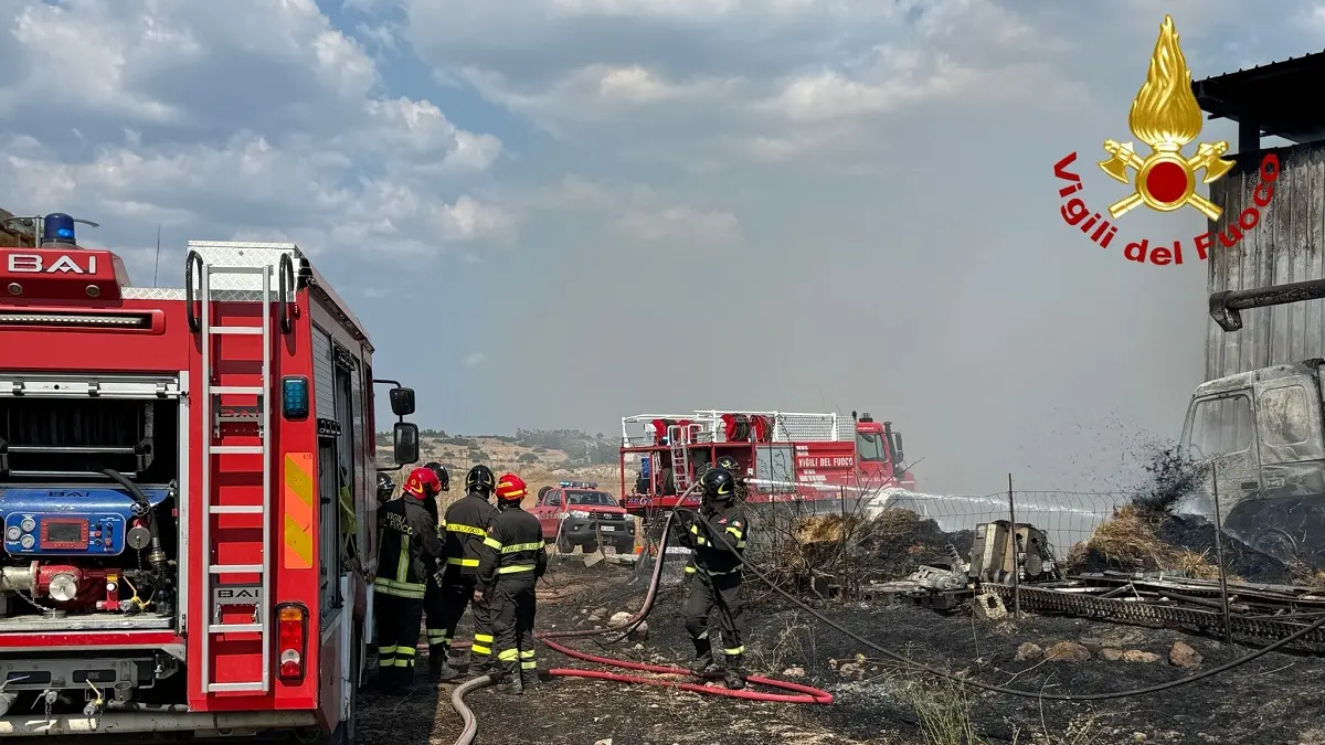 Incendio a Ottana, fiamme domate vicino all’azienda Energydome