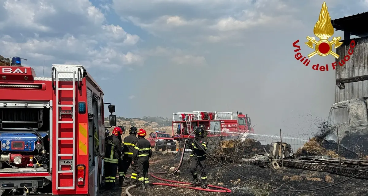 Incendio a Ottana, fiamme domate vicino all’azienda Energydome