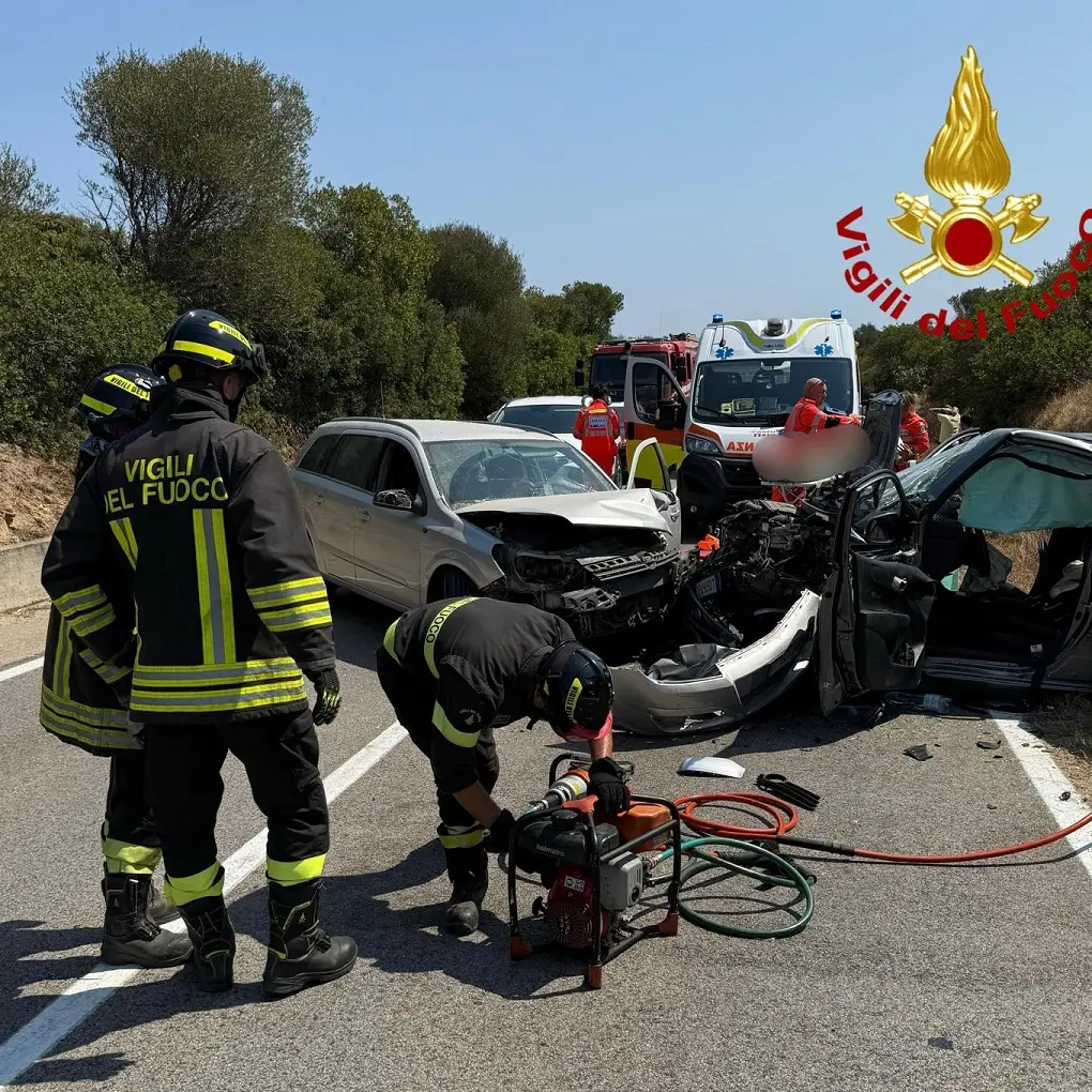 Incidente sulla SS 133 tra Palau e Santa Teresa Gallura, cinque feriti e traffico in tilt
