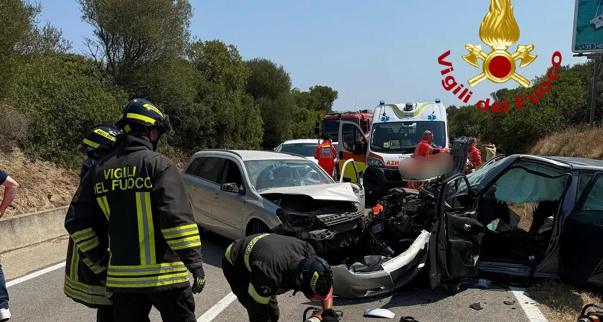 Incidente sulla SS 133 tra Palau e Santa Teresa Gallura, cinque feriti e traffico in tilt