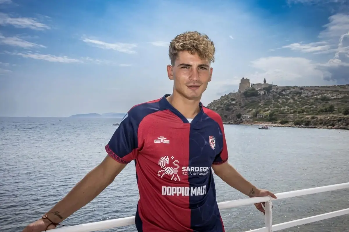 <p>foto: Cagliari Calcio</p>\\n