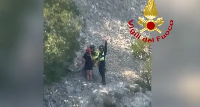 Escursionista americana in difficoltà a Baunei, salvata dai Vigili del fuoco