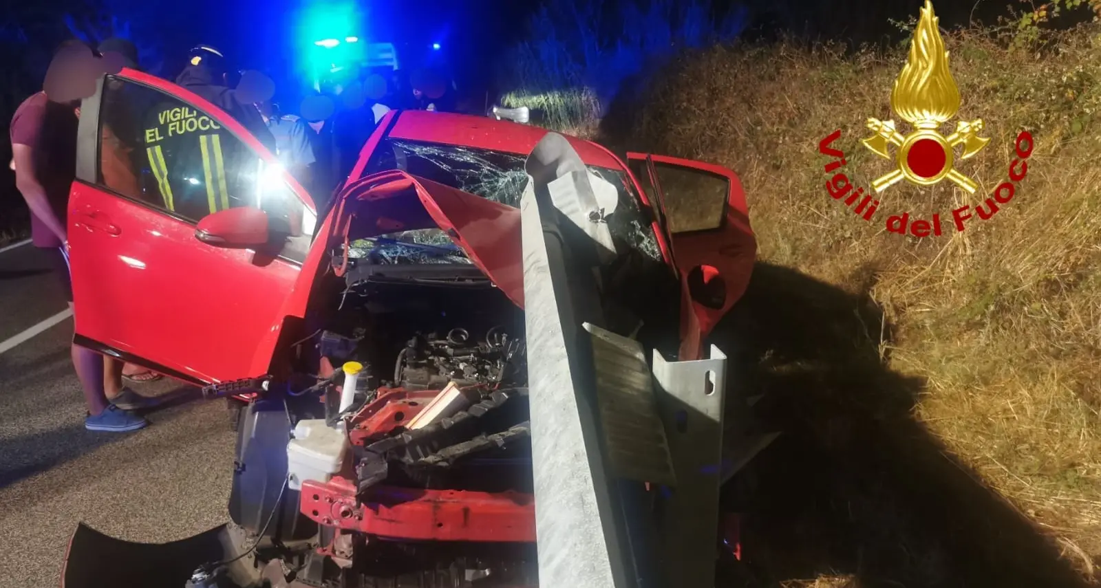 Incidente tra Palau e Santa Teresa Gallura: auto contro il guardrail, paura per la conducente