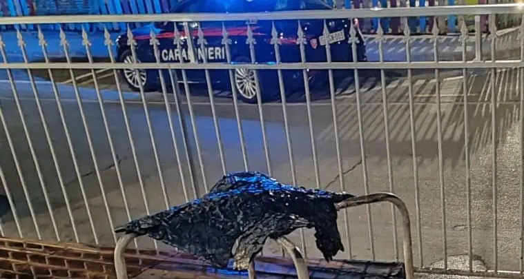 Bar in fiamme nella notte a Uta: si sospetta incendio doloso