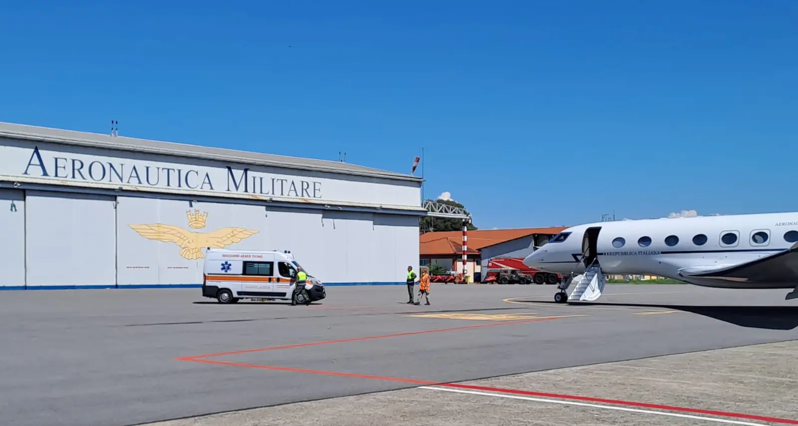 Volo salva-vita da Cagliari a Milano per un bimbo di 12 giorni