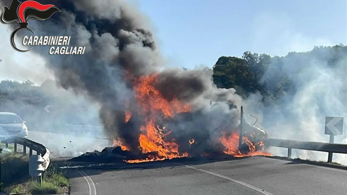 Furgone portavalori sfugge ad assalto: incendio e fuga dei rapinatori a Sant'Andrea Frius