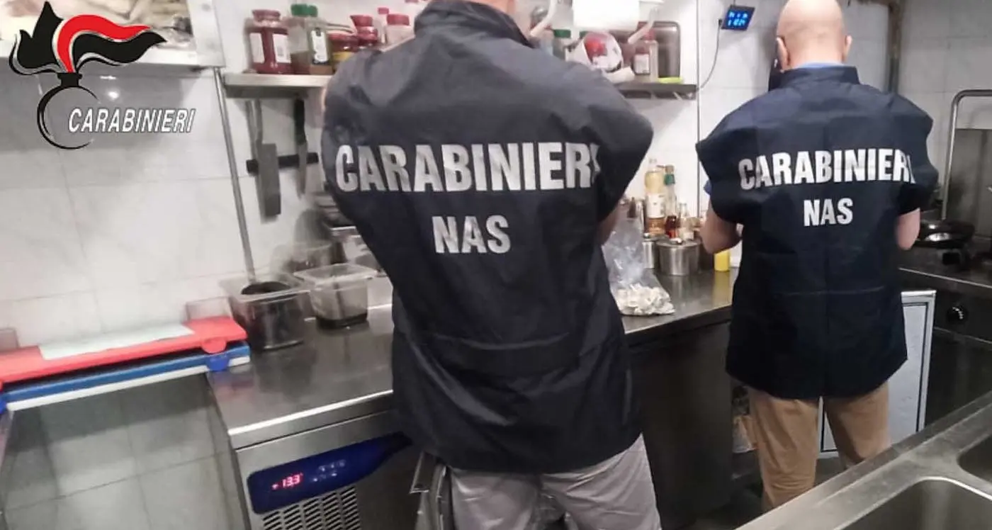Intossicati dopo pranzo in un risto-bar: sequestri e attività sospesa a Cagliari