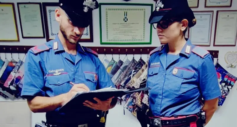 Carabinieri gli notificano un altro procedimento penale e trovano droga in casa: arresto a Selargius