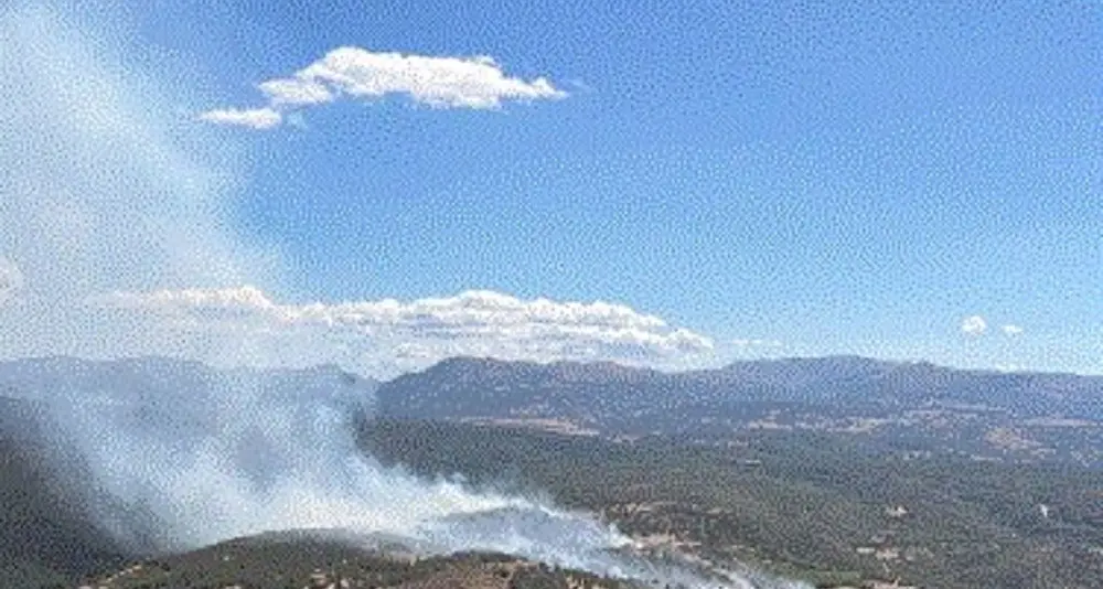 Giornata di incendi in Sardegna: otto roghi domati con l’aiuto dei mezzi aerei