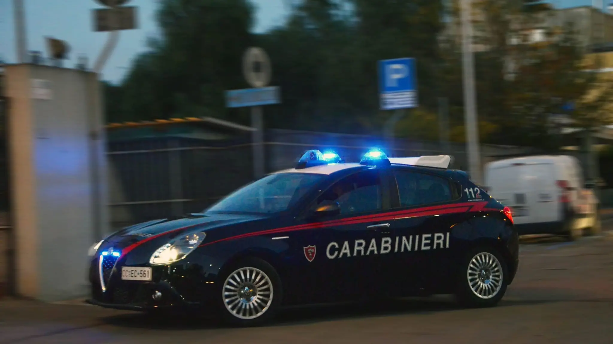 Si intrufola nell'appartamento di un'anziana per rubare in quello del vicino: arrestato a Carbonia