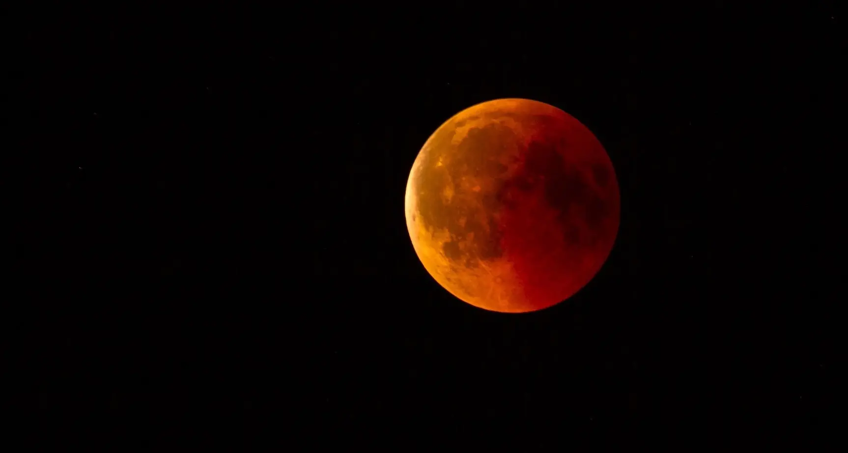 La Luna rossa torna dopo tre anni: eclissi totale visibile dall’Italia il 7 settembre