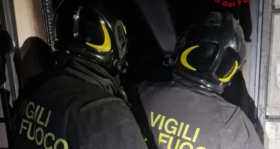 Esplosione e incendio in un locale vicino alla Cattedrale: paura ad Alghero