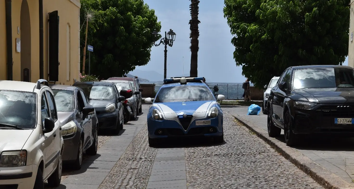 Gli rubano la bici mentre fa la spesa ad Alghero: la Polizia rintraccia il ladro