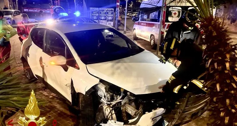 Scontro tra due auto in Viale Dante: a Sassari ferite le conducenti