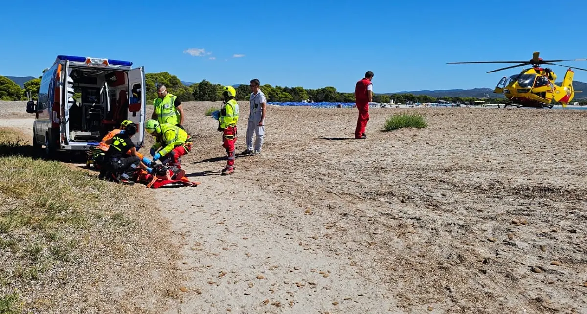 Turista colto da malore a Porto Pino: interviene l'elisoccorso