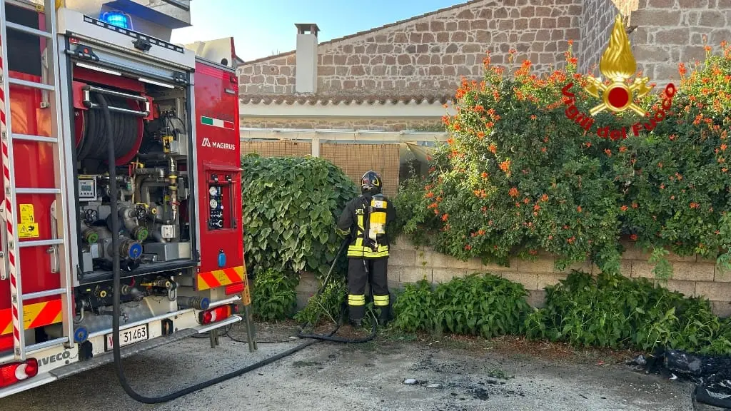Incendio in una casa a Fordongianus, provvidenziale l’intervento dei Vigili del Fuoco