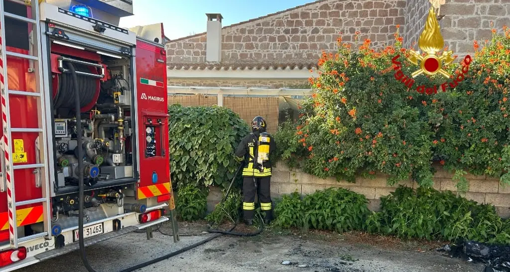 Incendio in una casa a Fordongianus, provvidenziale l’intervento dei Vigili del Fuoco
