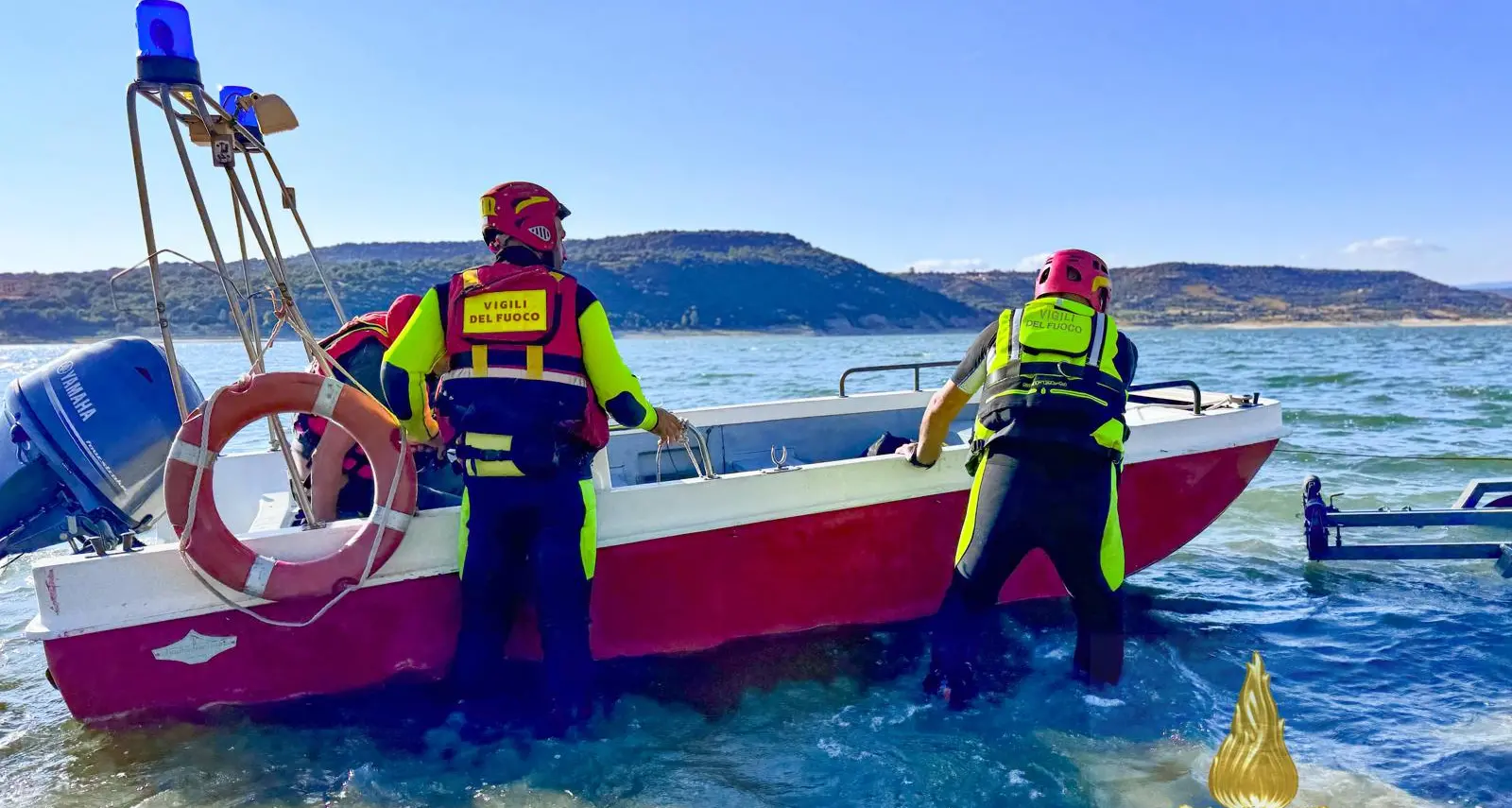 Pescatore salvato dai Vigili del Fuoco dopo un’avaria al motore sul Lago Omodeo