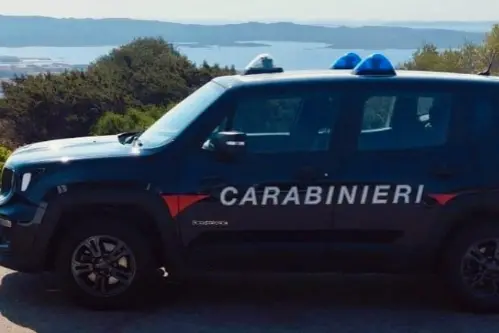 Fermato per un controllo, aggredisce i carabinieri e ne ferisce uno: arrestato a La Maddalena