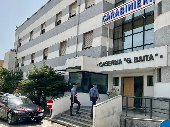 Rapine con la maschera de \"La casa di carta\" ad Alghero: 24enne confessa