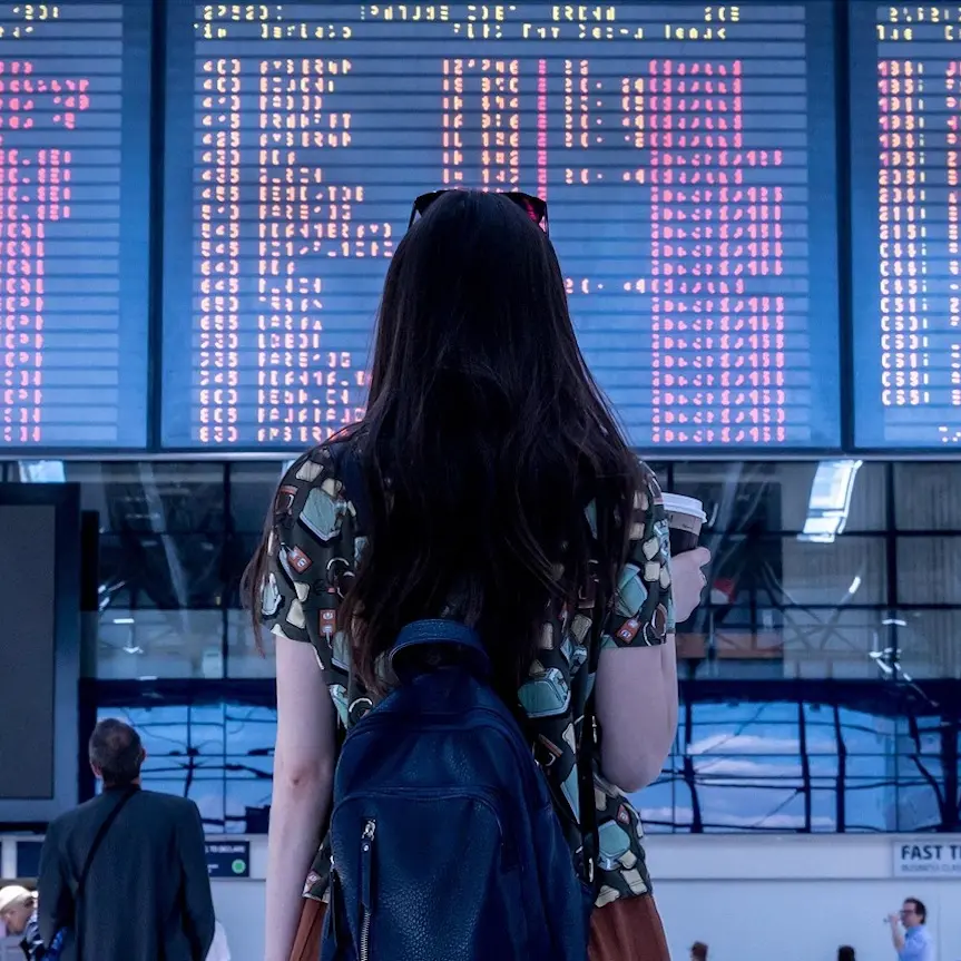 Cyber attacco manda in tilt alcuni aeroporti europei: a Bruxelles oggi cancellati 44 voli