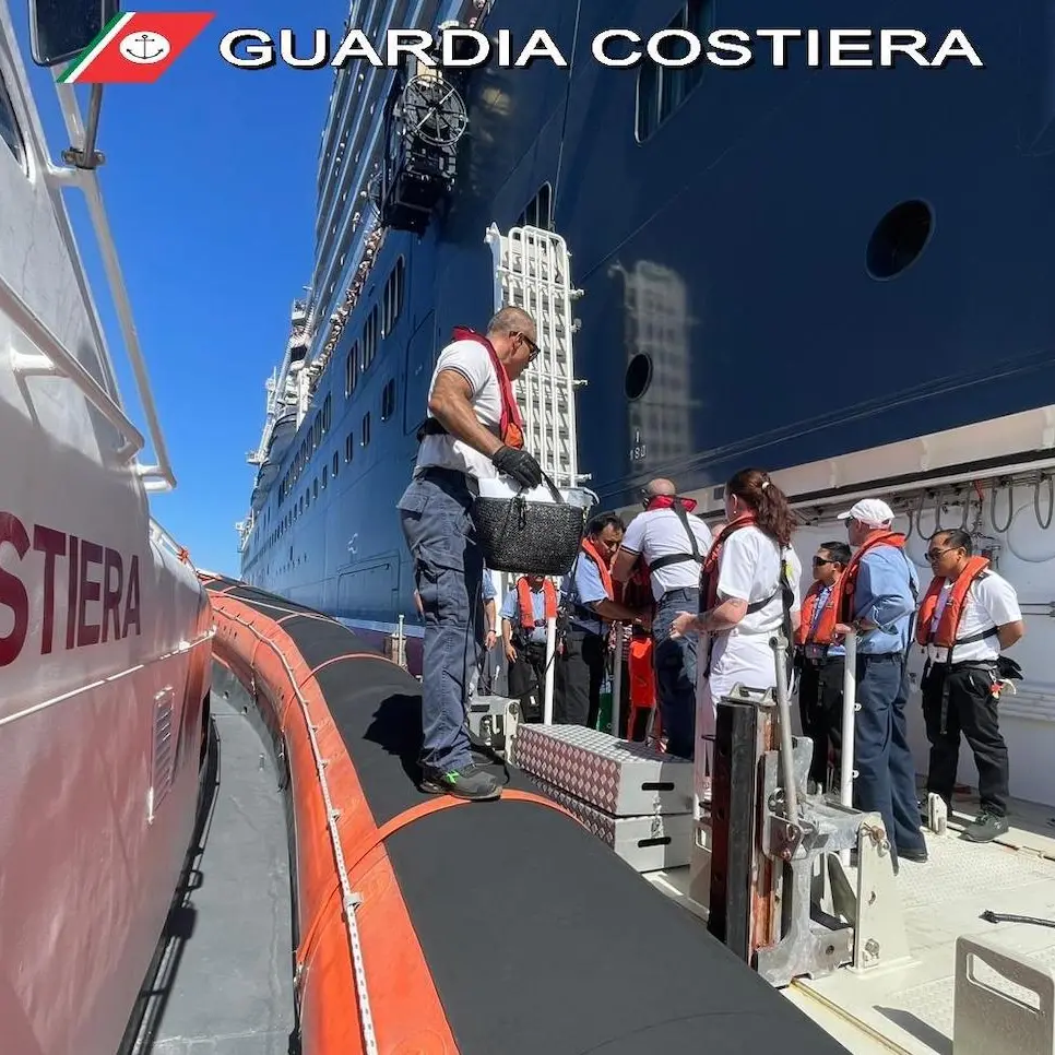 Colta da ictus su una nave da crociera: passeggera soccorsa al largo di Cagliari
