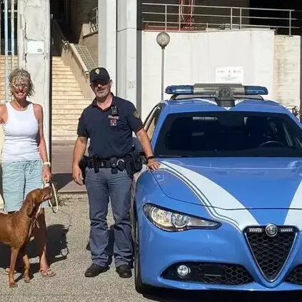 Camper con a bordo due turisti devastato dalle fiamme all'altezza di Macomer: tragedia sfiorata